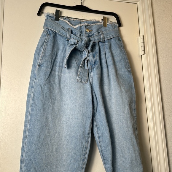 Forever 21 Paper Bag Light Wash Tie Denim Jeans Raw Hem Size 28 - Picture 3 of 7
